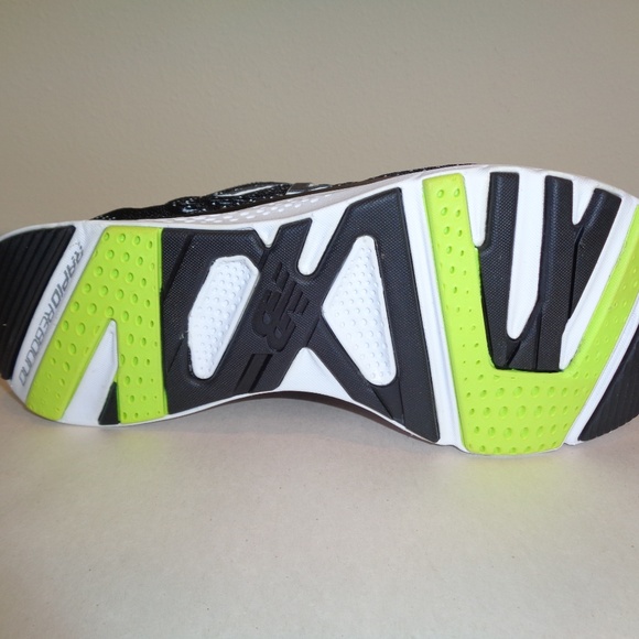 New Balance VAZEE Black Womens Sneakers - Picture 5 of 8